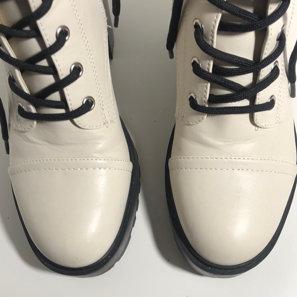 NWOT GBG Los Angeles Women's White and Black Combat Boots With Zipper . Size 9.5 - Picture 11 of 12